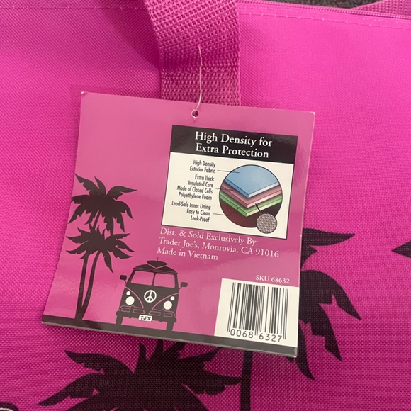 Trader Joe’s large insulated bag in purple - Picture 2 of 5